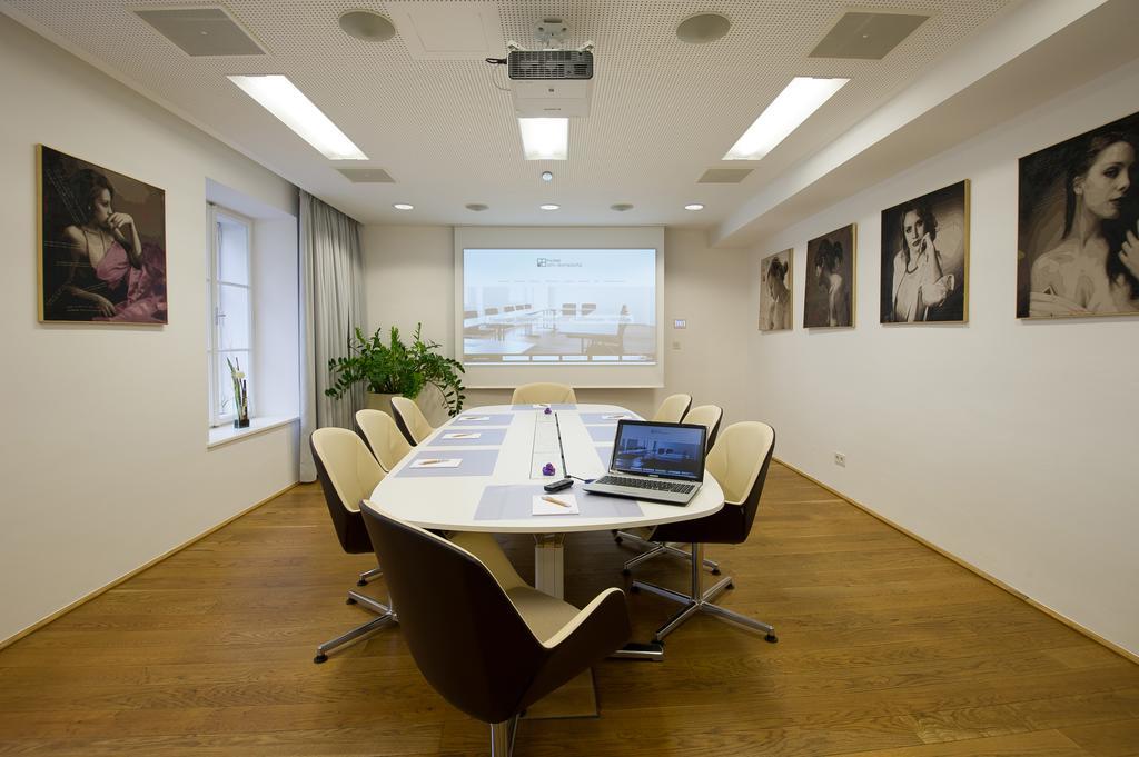 לינץ Hotel Am Domplatz - Adult Only מראה חיצוני תמונה